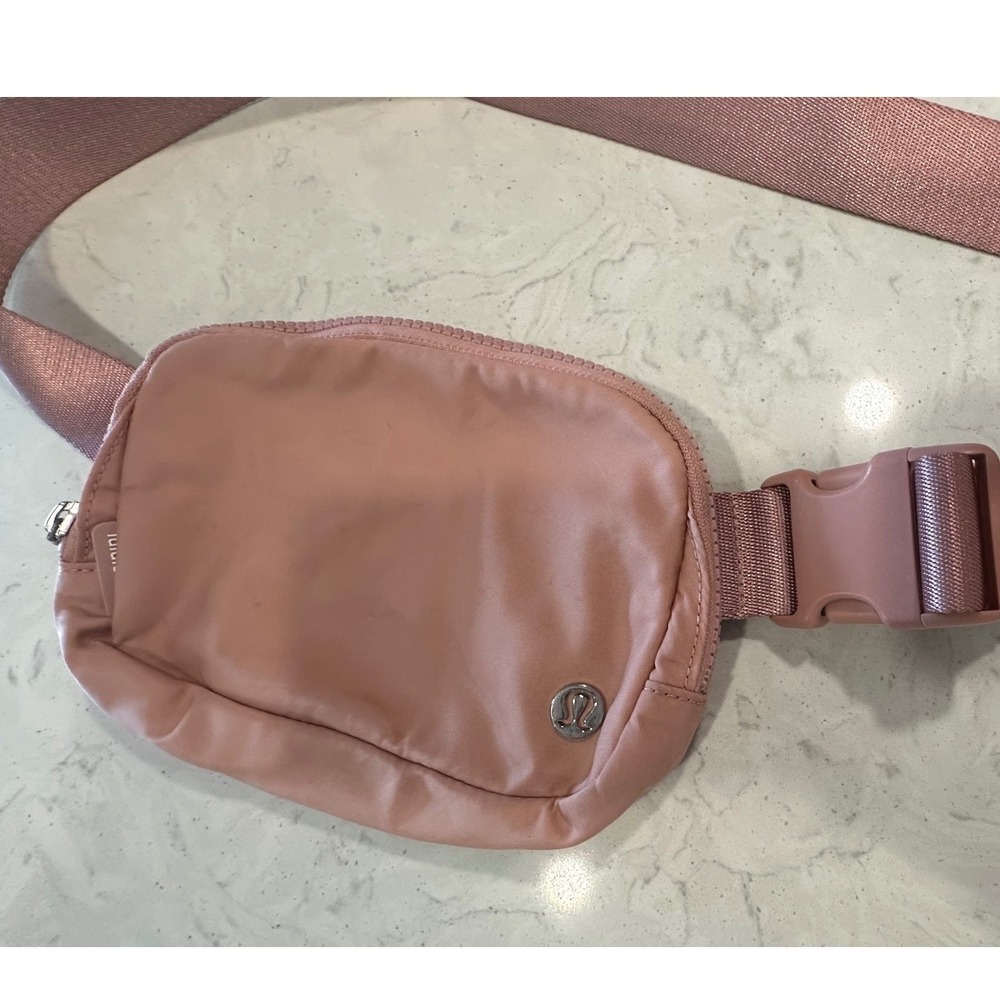 Lululemon Everywhere Belt Bag Pink Adjustable Crossbody Fanny Pack 1L